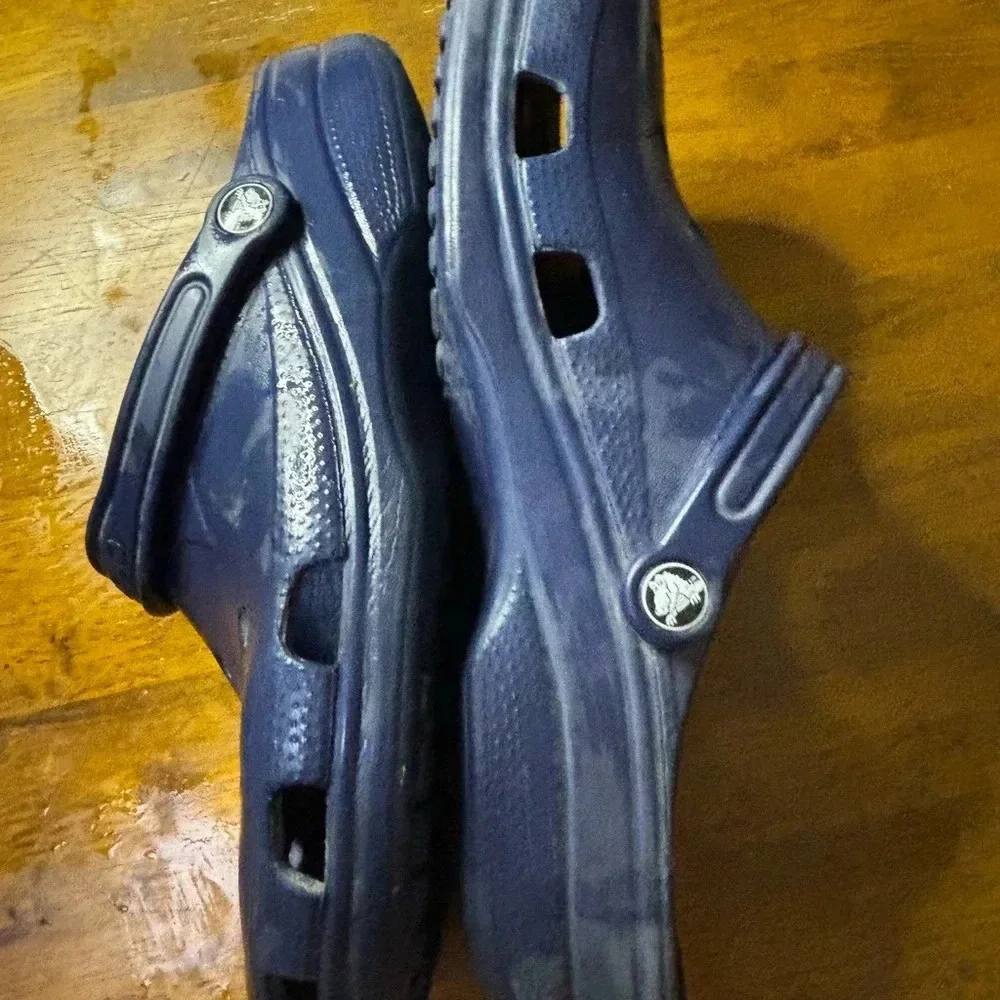 Crocs classic unisex clog shoes.